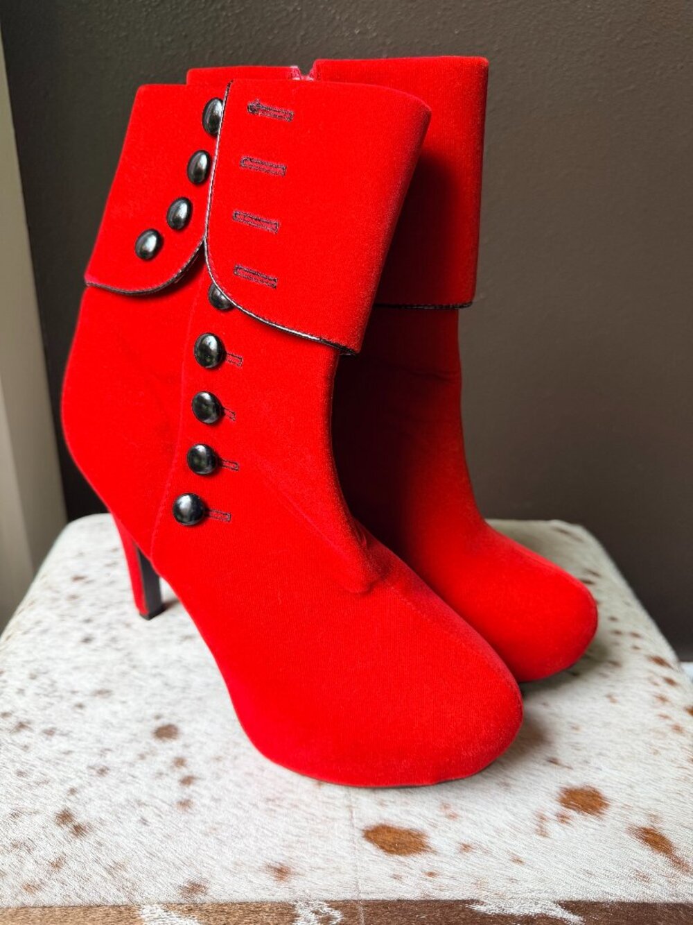 Crape Myrtle Woman's Scarlet Button Felt Boots